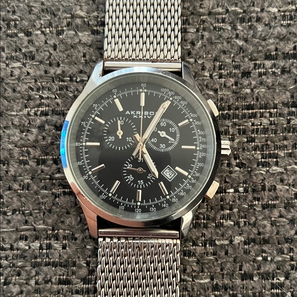 Akribos xxiv Silver Mesh Strap Watch - Picture 2 of 4
